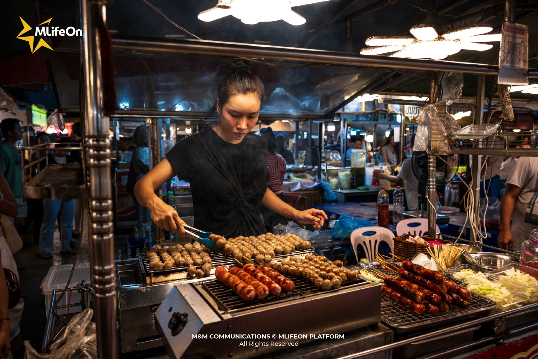 MLIFEON_WEB_T11_CHO DEM VIENG CHAN_HINH CON-01.jpg