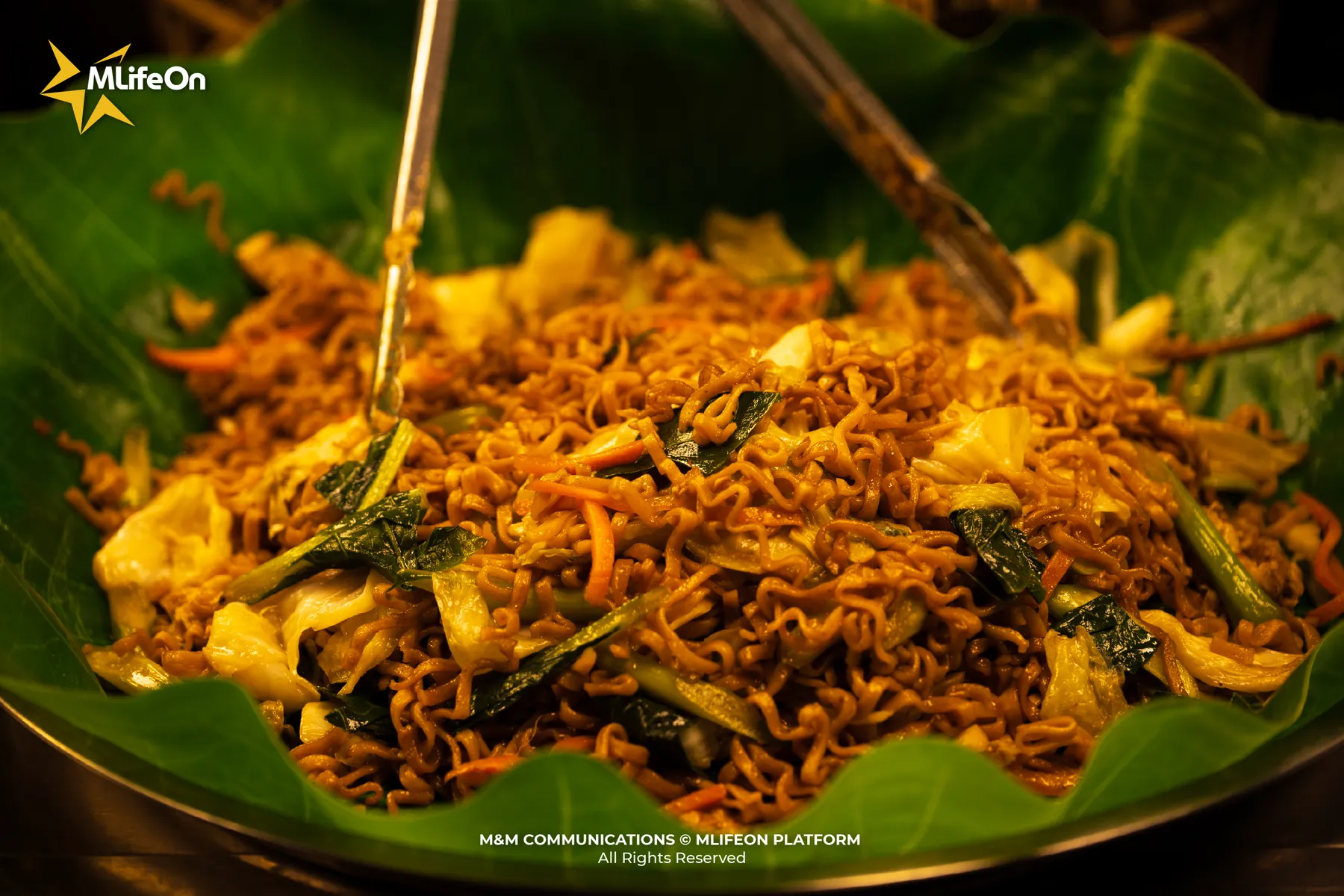 MLIFEON_WEB_T11_CHO DEM VIENG CHAN_HINH CON-04.jpg