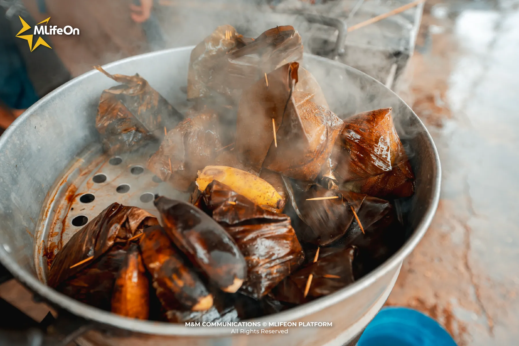 MLIFEON_WEB_T11_CHO DEM VIENG CHAN_HINH CON-12.jpg