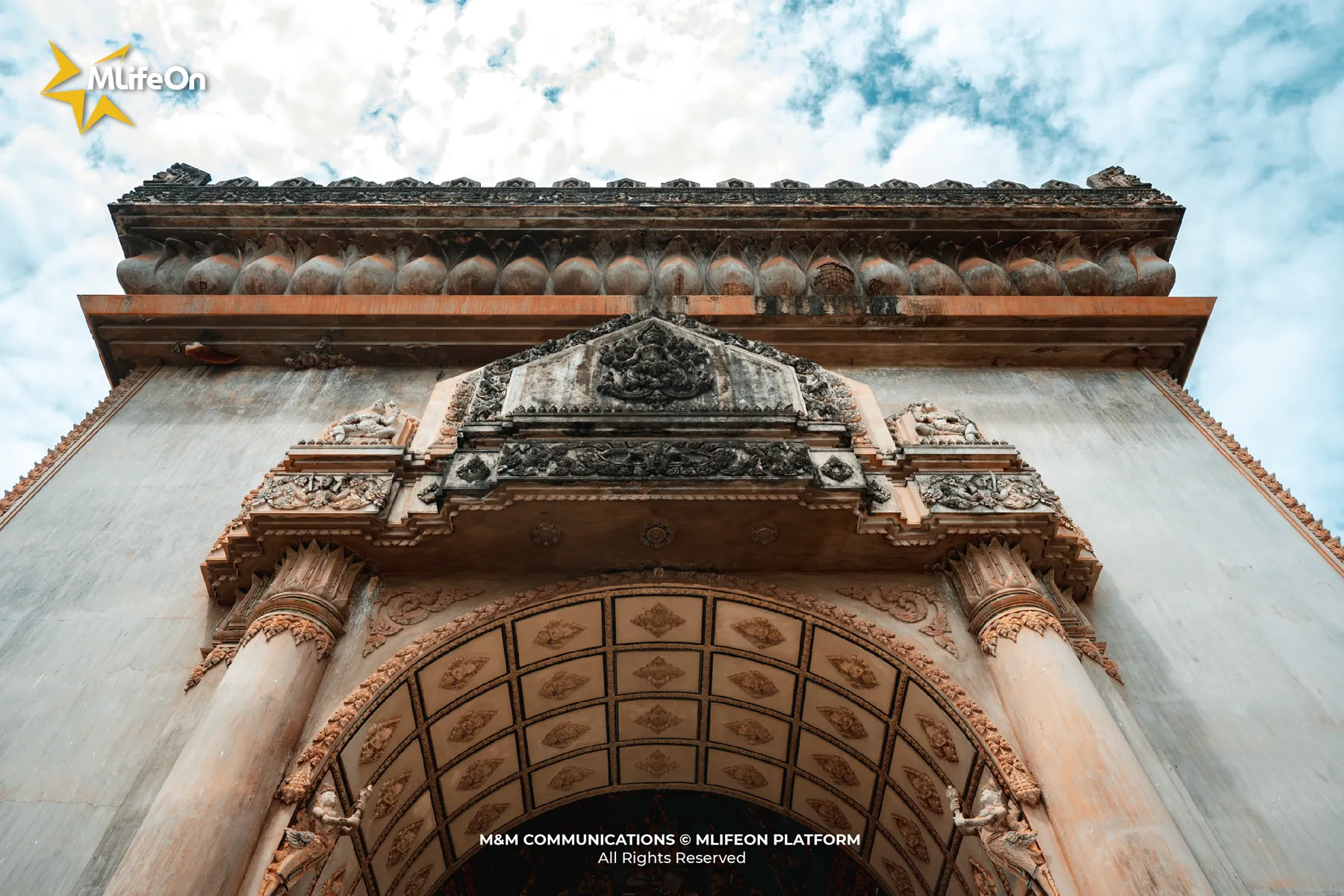 Công trình được khởi công vào năm 1957 và hoàn thành năm 1968, trong bối cảnh đất nước còn nhiều khó khăn.