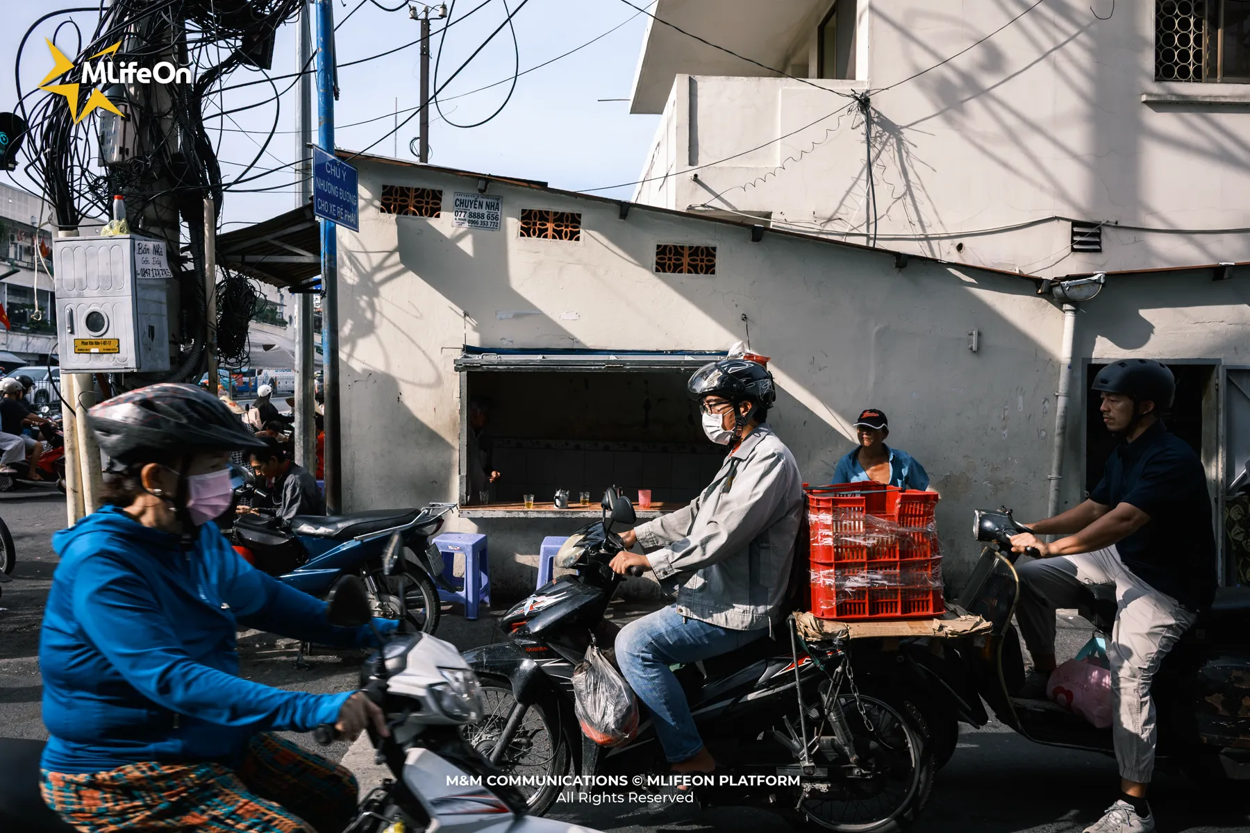 MLIFEON_WEB_T11_NGUOI SAI GON_BO SUNG-01.jpg