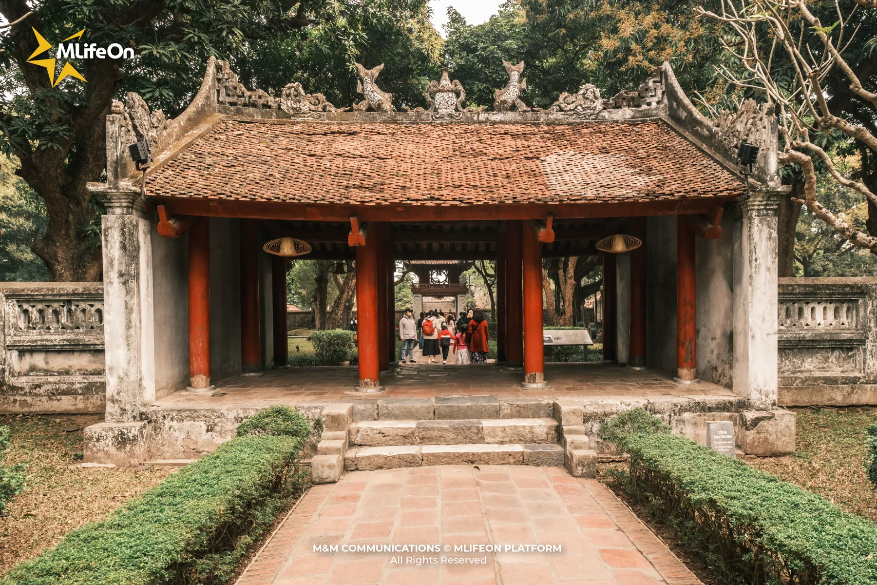 MLIFEON_WEB_T11_VAN MIEU QUOC TU GIAM-02.jpg